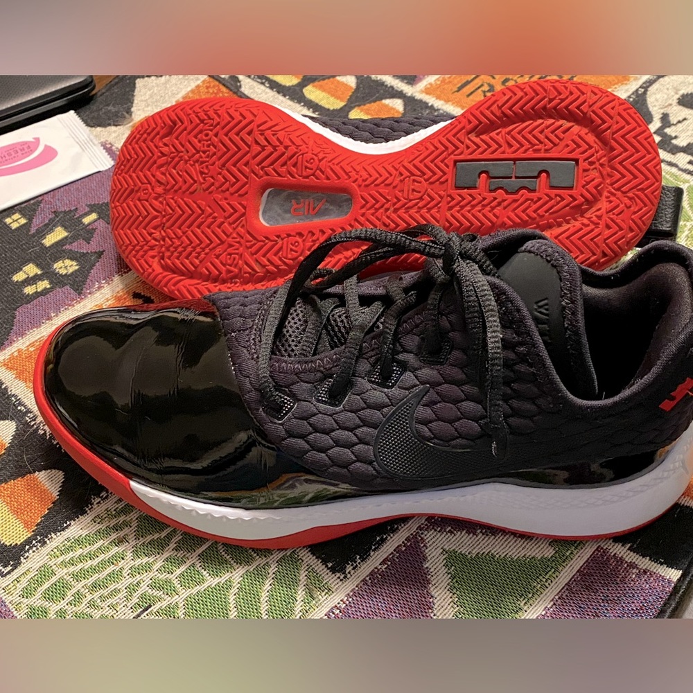 Men’s Lebron 8.5